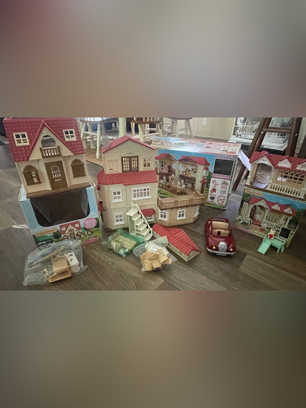 Calico Critters House and Accessories